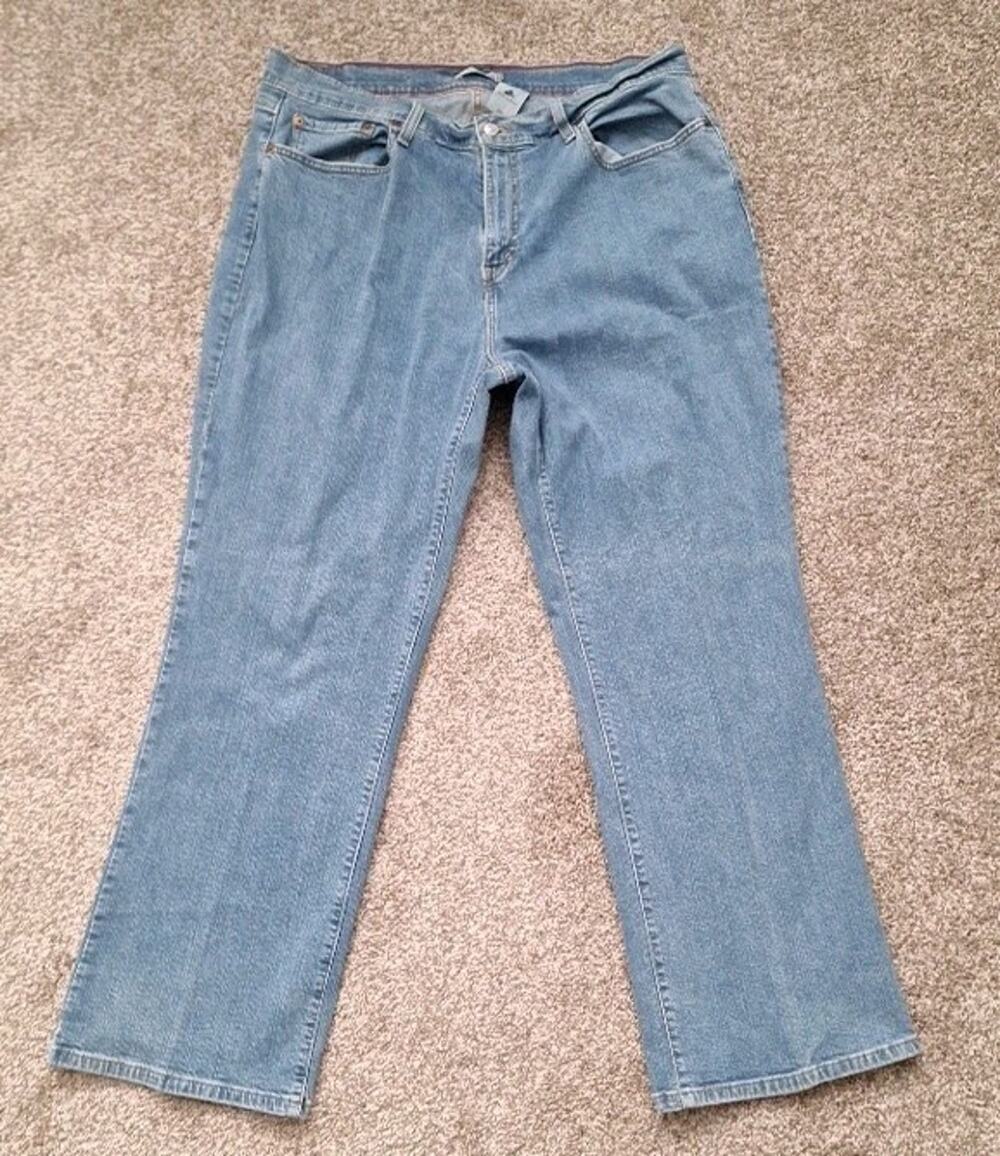 Levis 550 Jeans Relaxed Boot Cut Womens Size 22M Light Blue Stretch